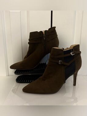 UNISA, Pointed-Toe Olive Green Suede Ankle Booties with Buckle Straps